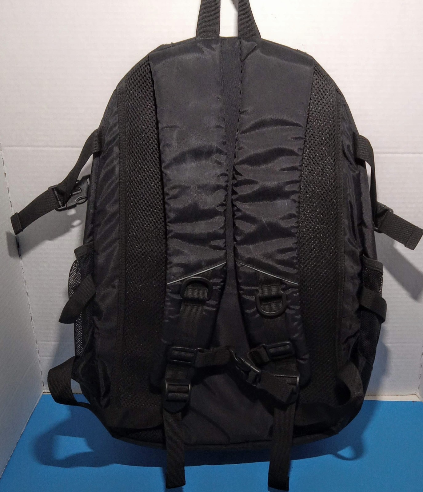 Gym Bag-Back Pack-Unity Athletics-Padded Shoulder Straps-18in-pre-owned