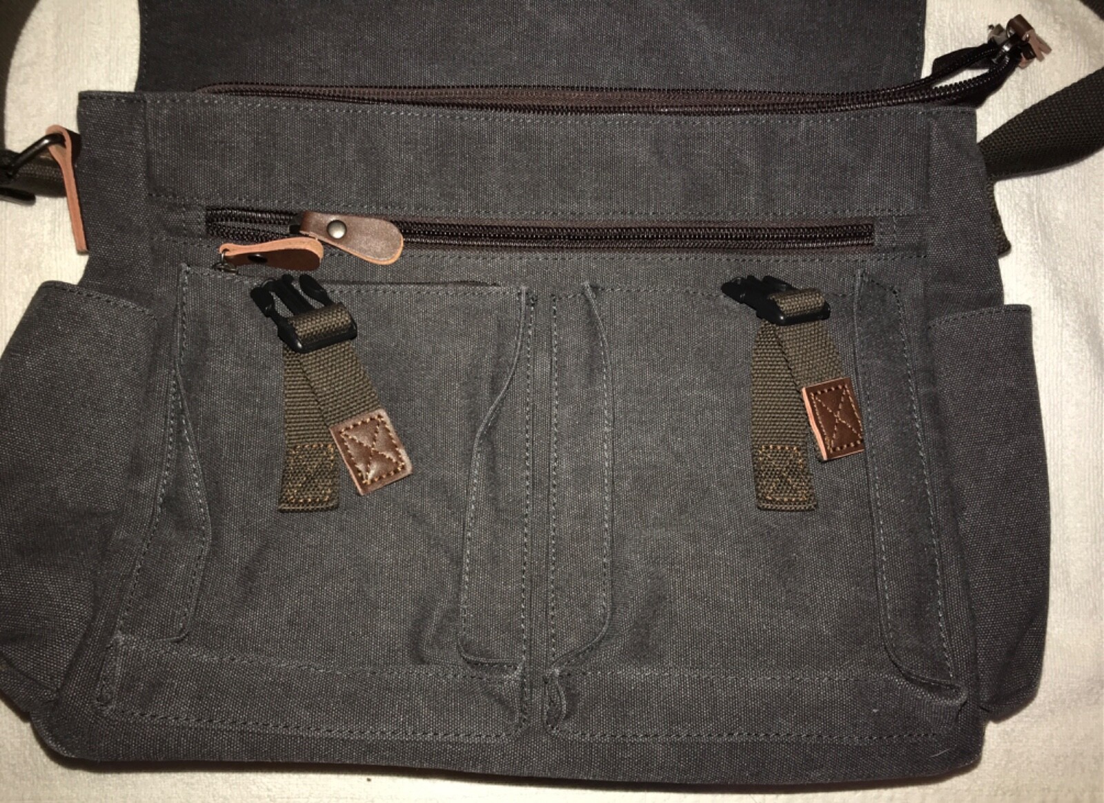 Ravuo Messenger Bag – Water Resistant – Canvas Satchel 15.6 17 Inch Laptop NWOT