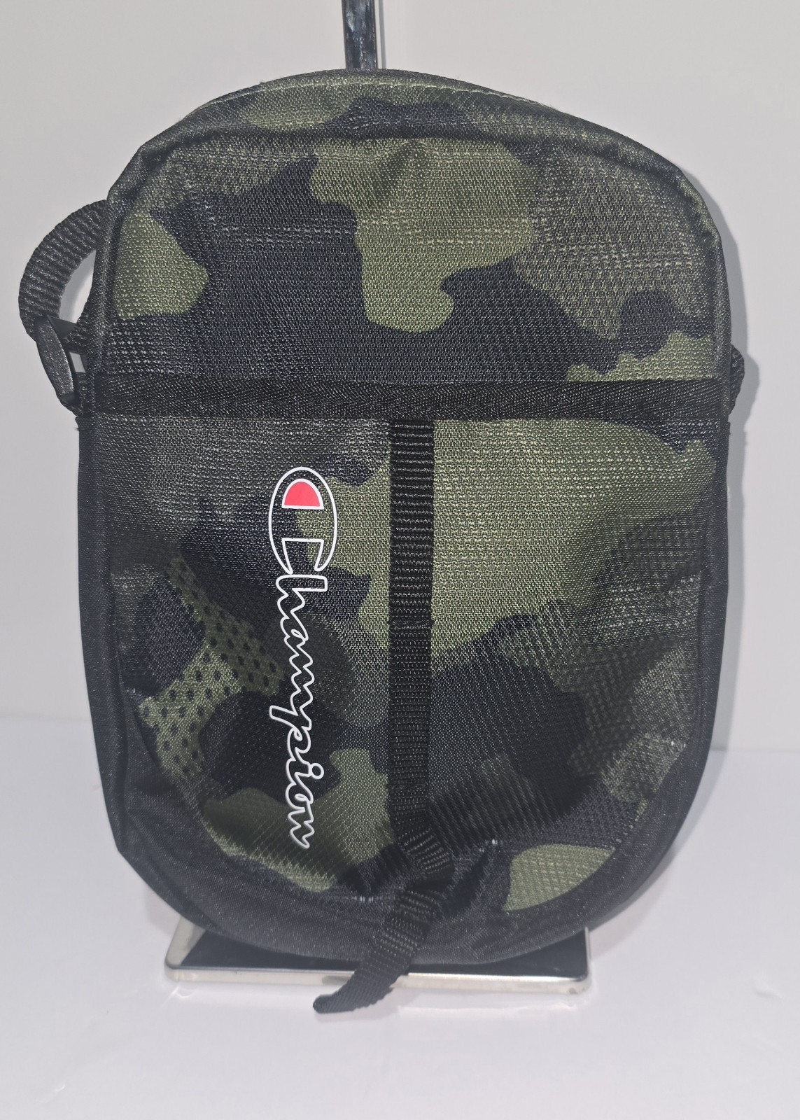 Champion Center Crossbody Bag Script Logo Green/Black ONE Size Unisex Camo