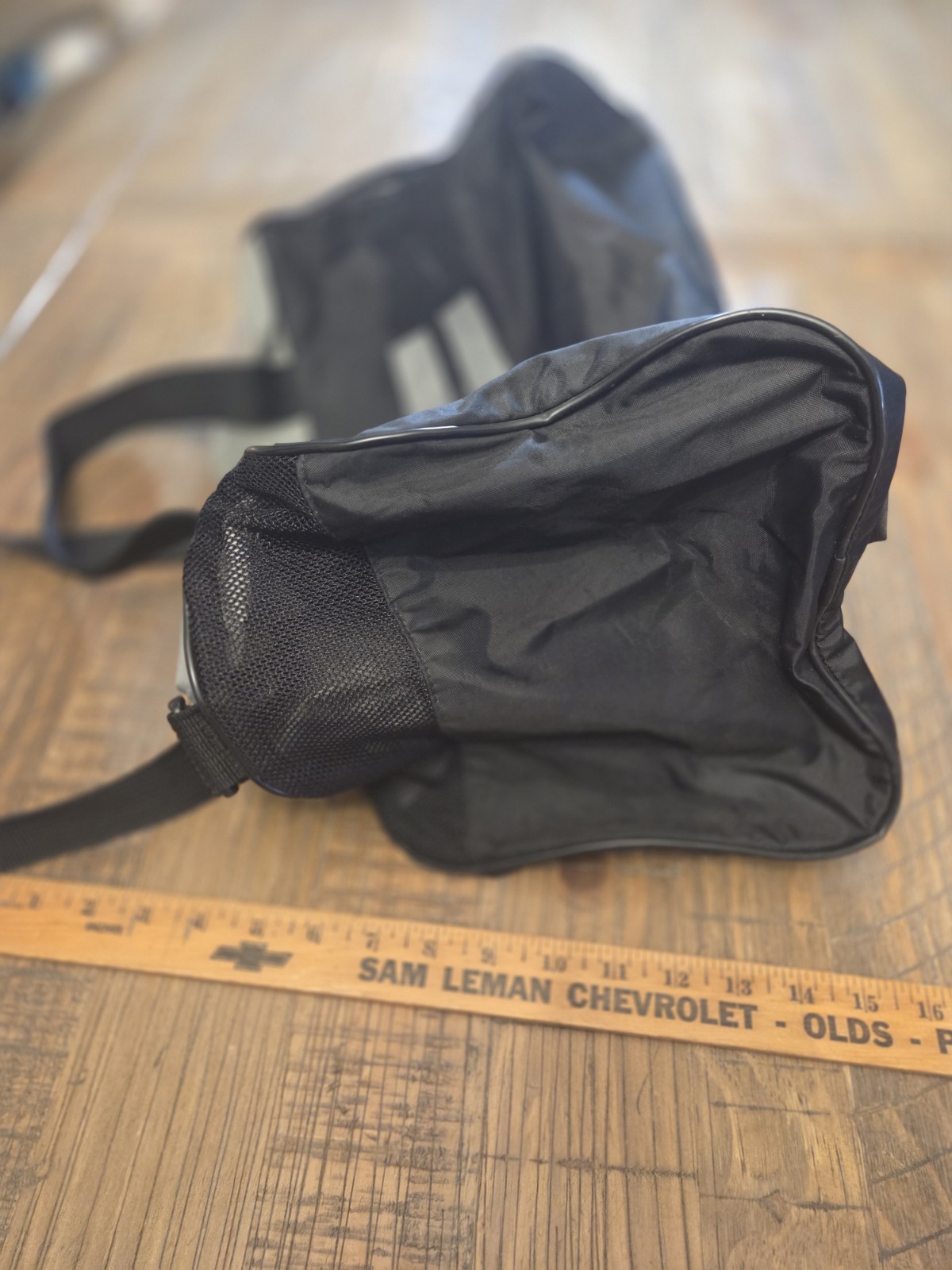 Nike Black and Gray Duffle Lightweight Gym Workout 100% Nylon Sack Handbag