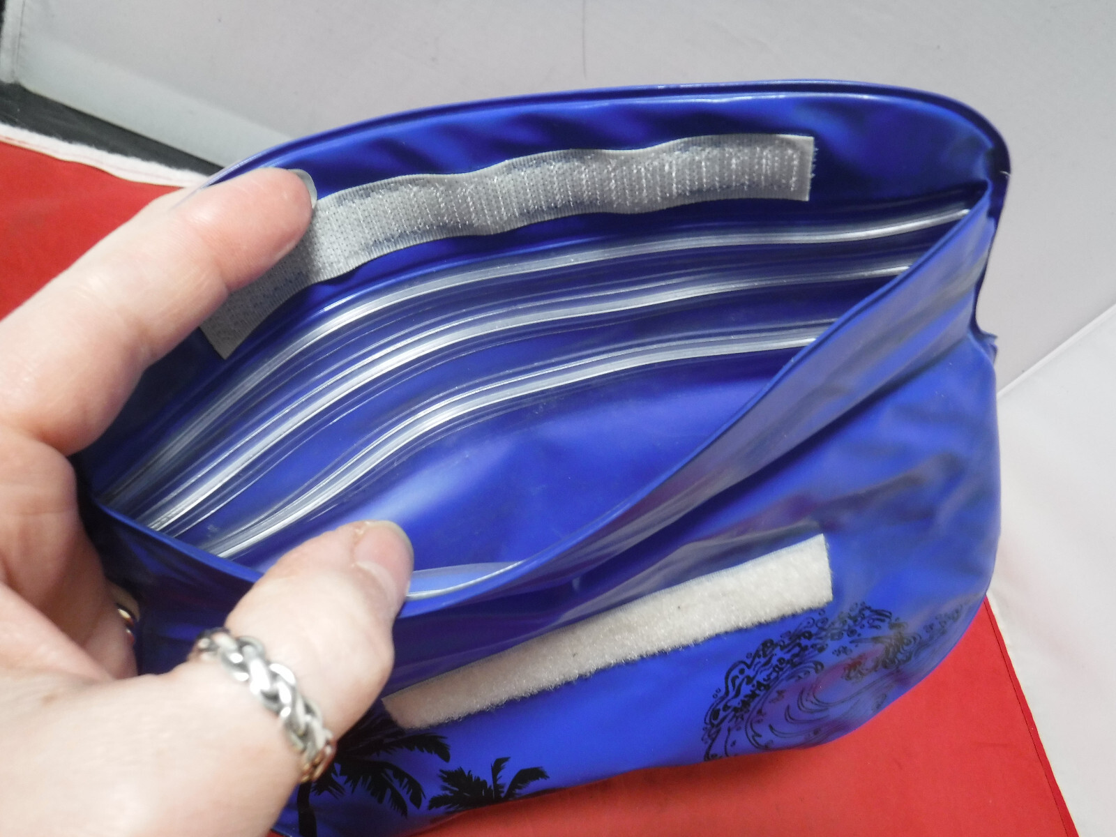 FC4 RARE Six Flags Amusement Park Plastic Waterproof Blue Fanny Pack Phone Bag