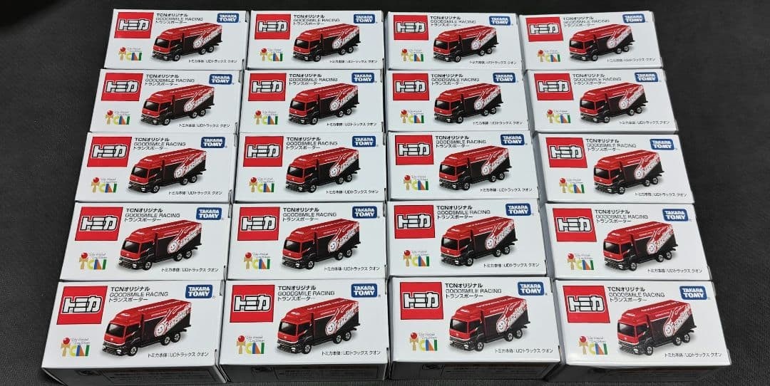 Tomica GOODSMILE RACING Transporter 20 pieces