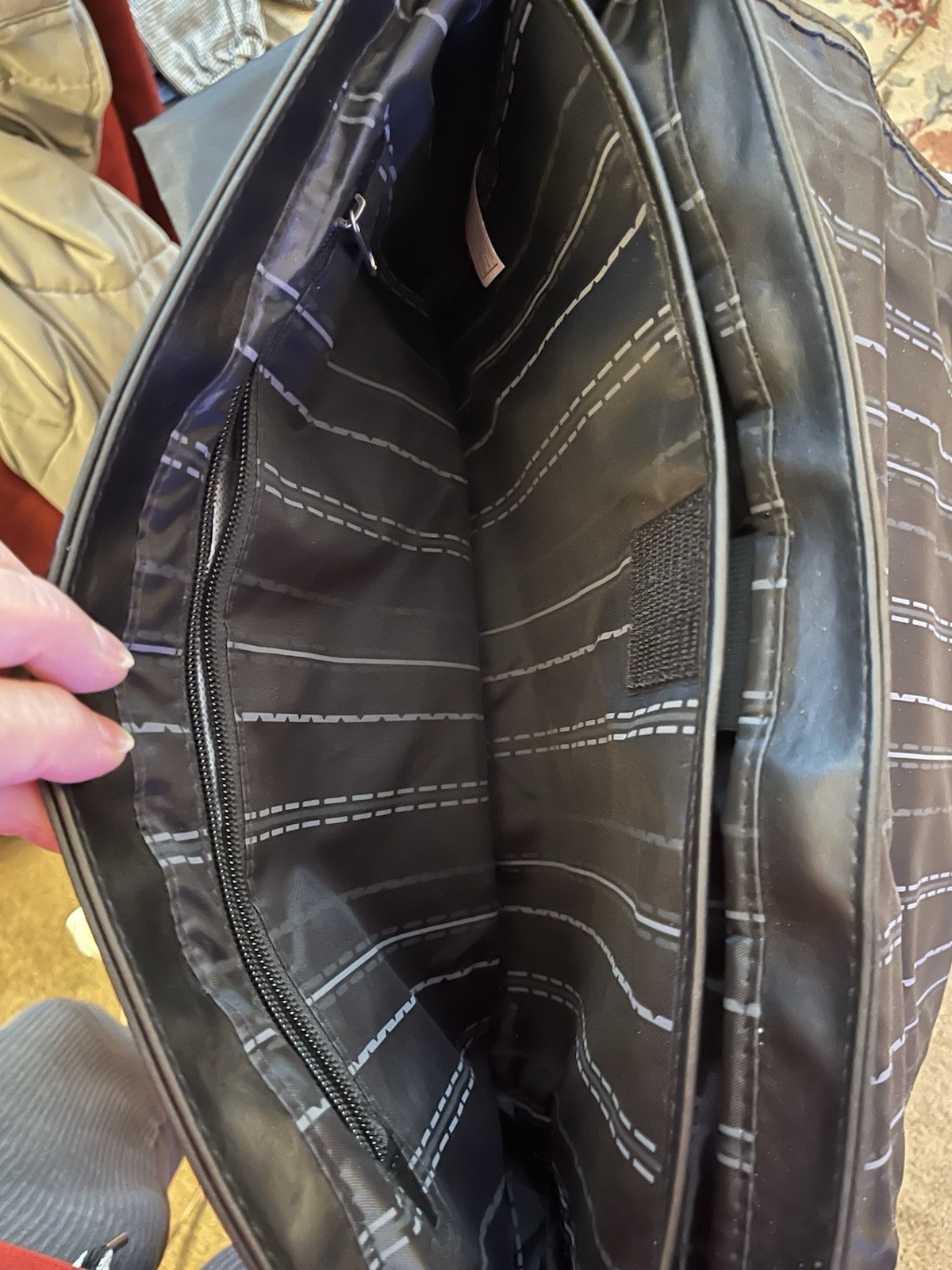 Kenneth Cole Reaction Black Genuine Leather Messenger Bag Approx 12×16
