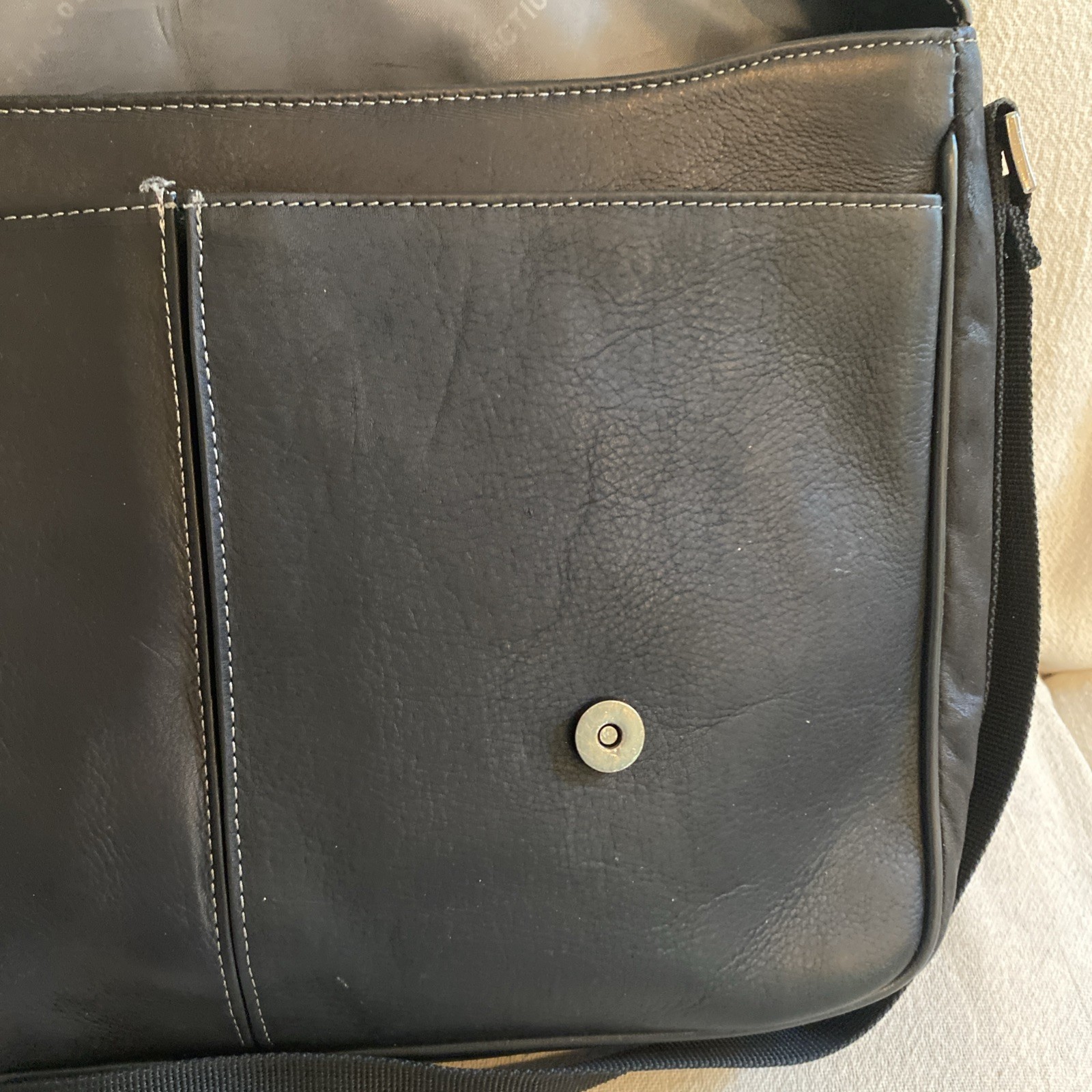 Kenneth Cole Black Leather Reaction Manhattan Messenger Satchel Bag