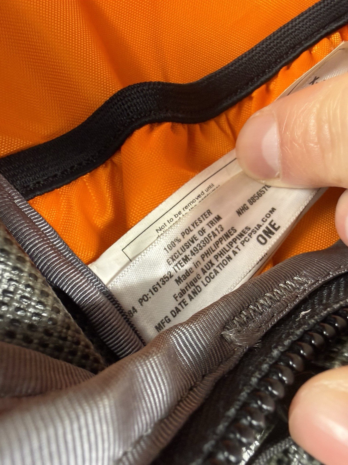 Patagonia Black Hole BackPack 35L Discontinued Travel Laptop Daypack Gray Bag