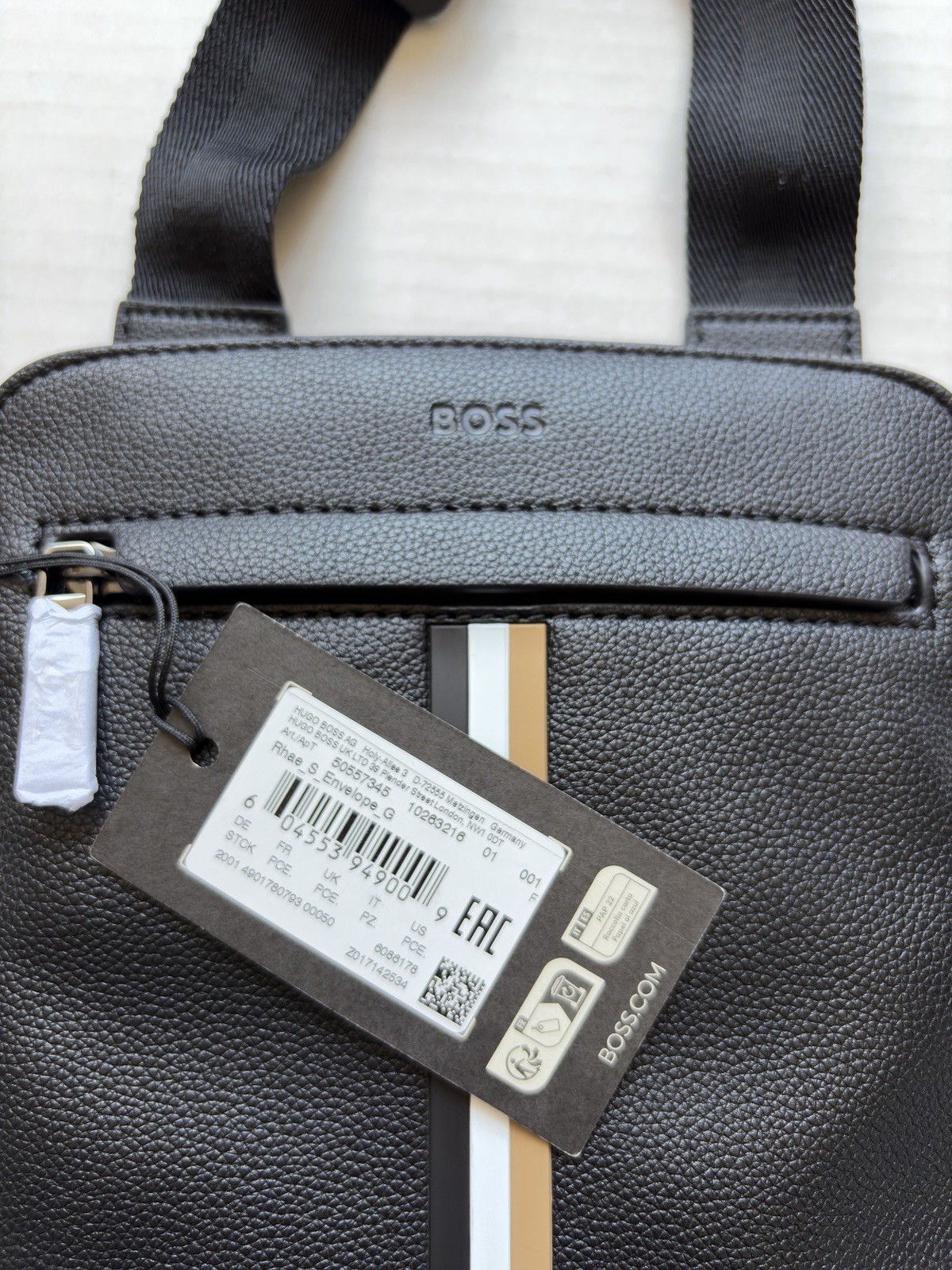HUGO BOSS RHAE ENVELOPE BAG IN BLACK.