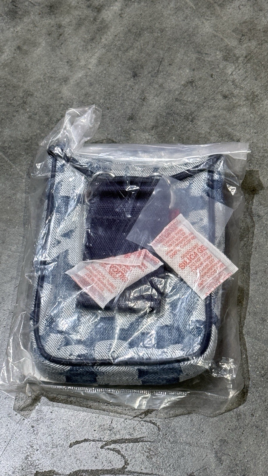 Supreme Fat Tip Jacquard Denim Neck Pouch Blue SS22 Authentic