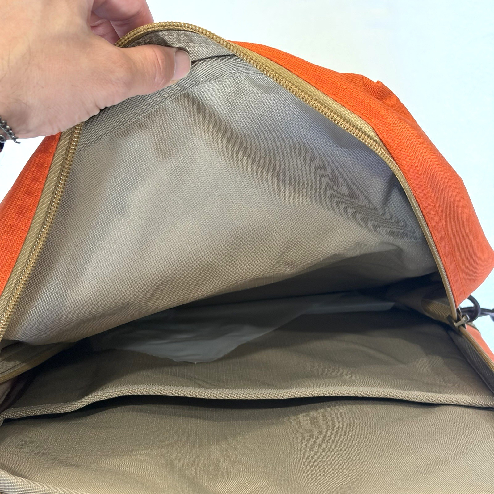 FILSON Surveyor 25L Backpack Dark Tan/Flame 20277987 NWT