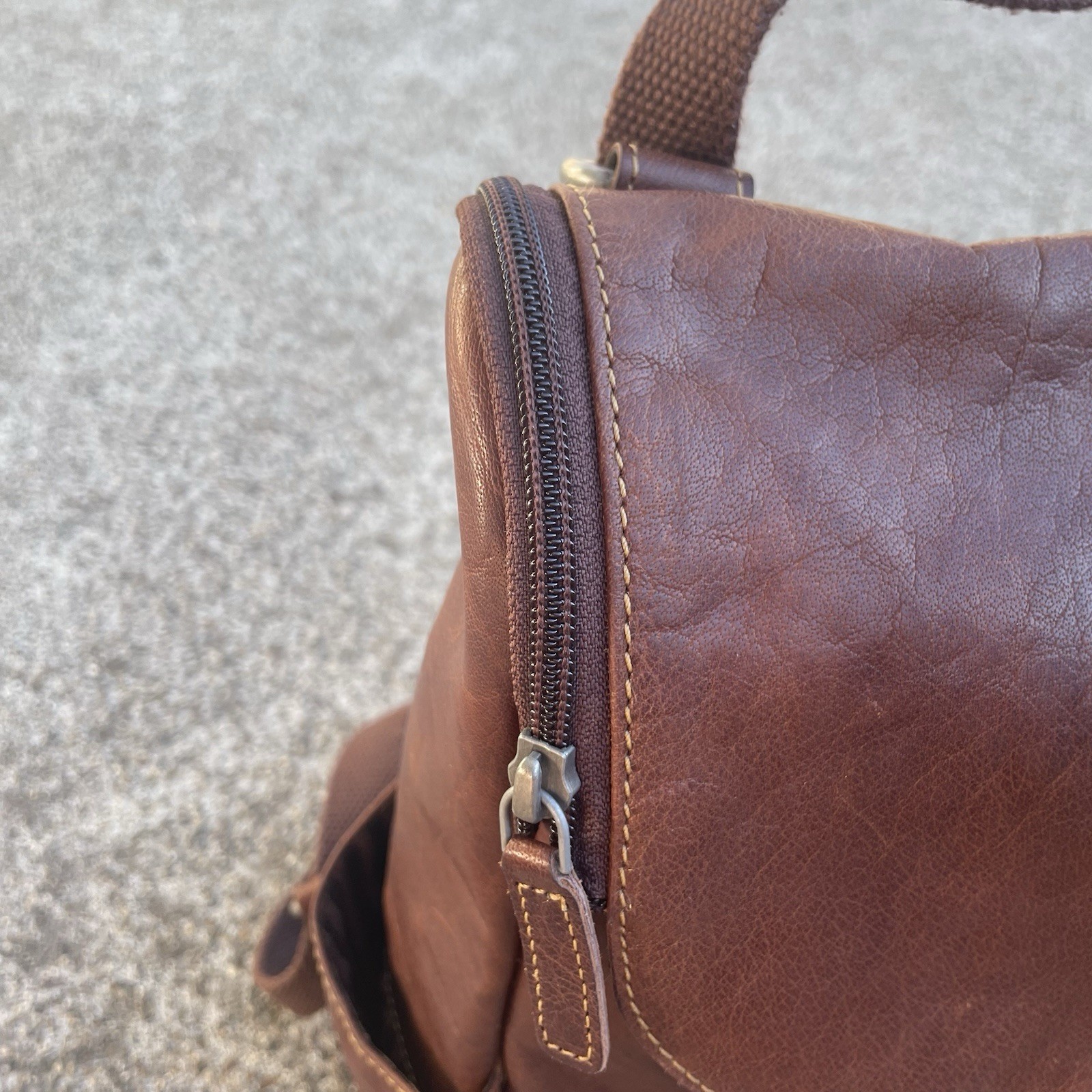 JACK GEORGES Unisex Backpack Voyager Convertible Brown Buffalo Leather