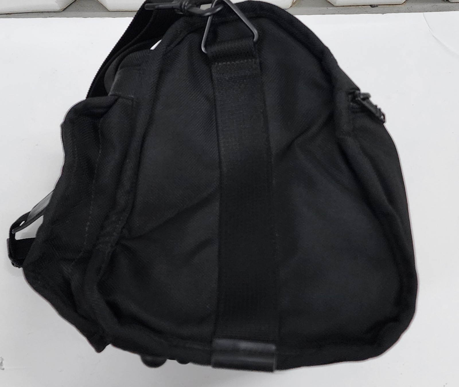 Tumi Black Nylon Duffle Bag Shoulder Strap Leather Closure 9x7x14 Weekend