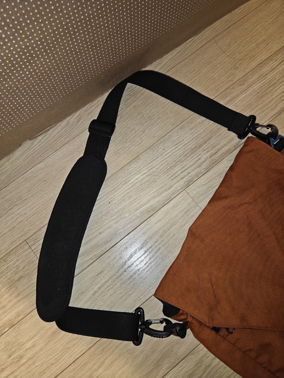 Tom Bihn Medium Cafe Makers Bag Crossbody Burnt Orange Absolute Strap Few Marks