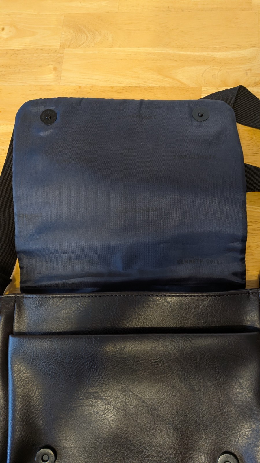 Reaction Kenneth Cole Shoulder Laptop Messenger Bag Men’s Black Adjustable strap