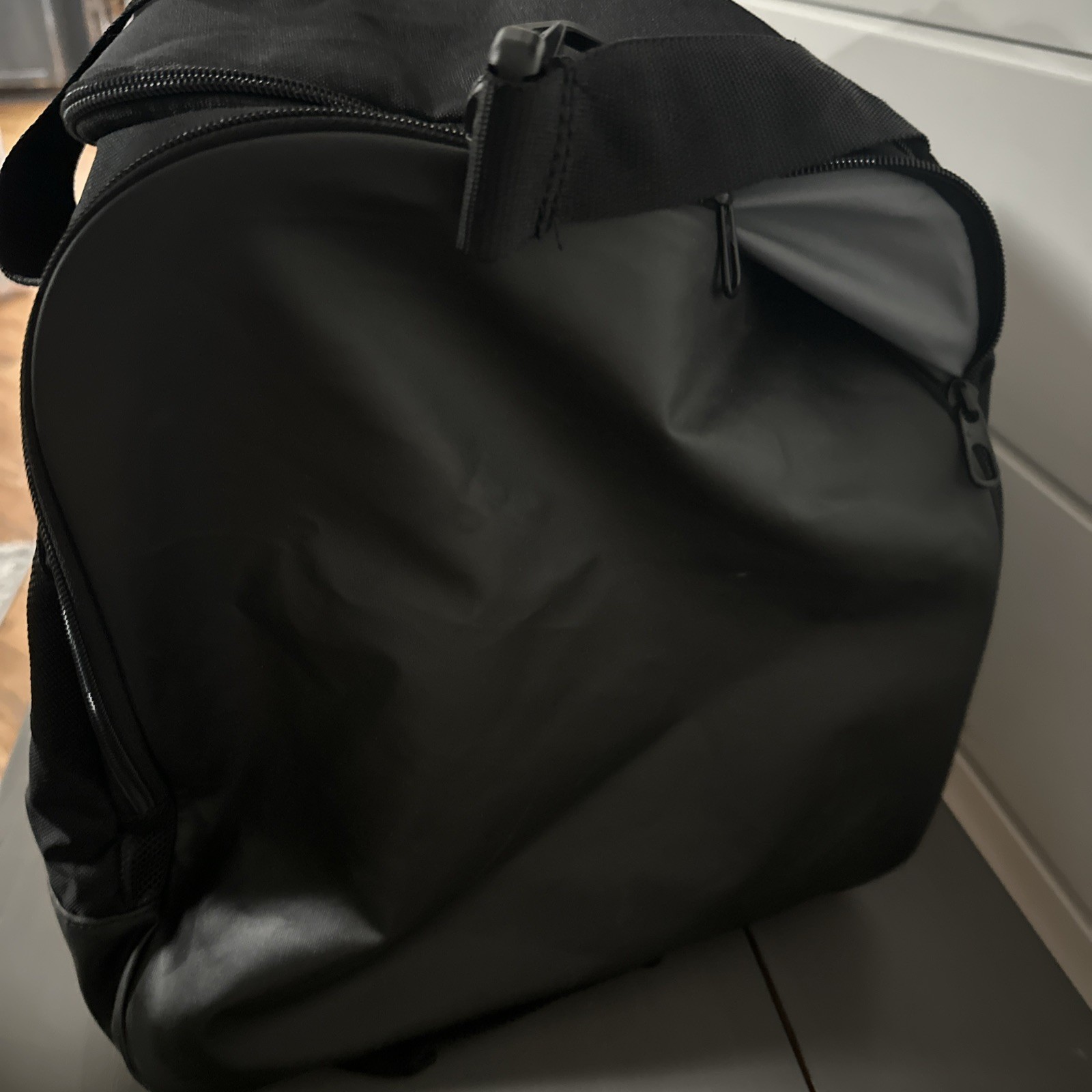 Nike Men’s Large Duffle Training Bag – Black 26×12.