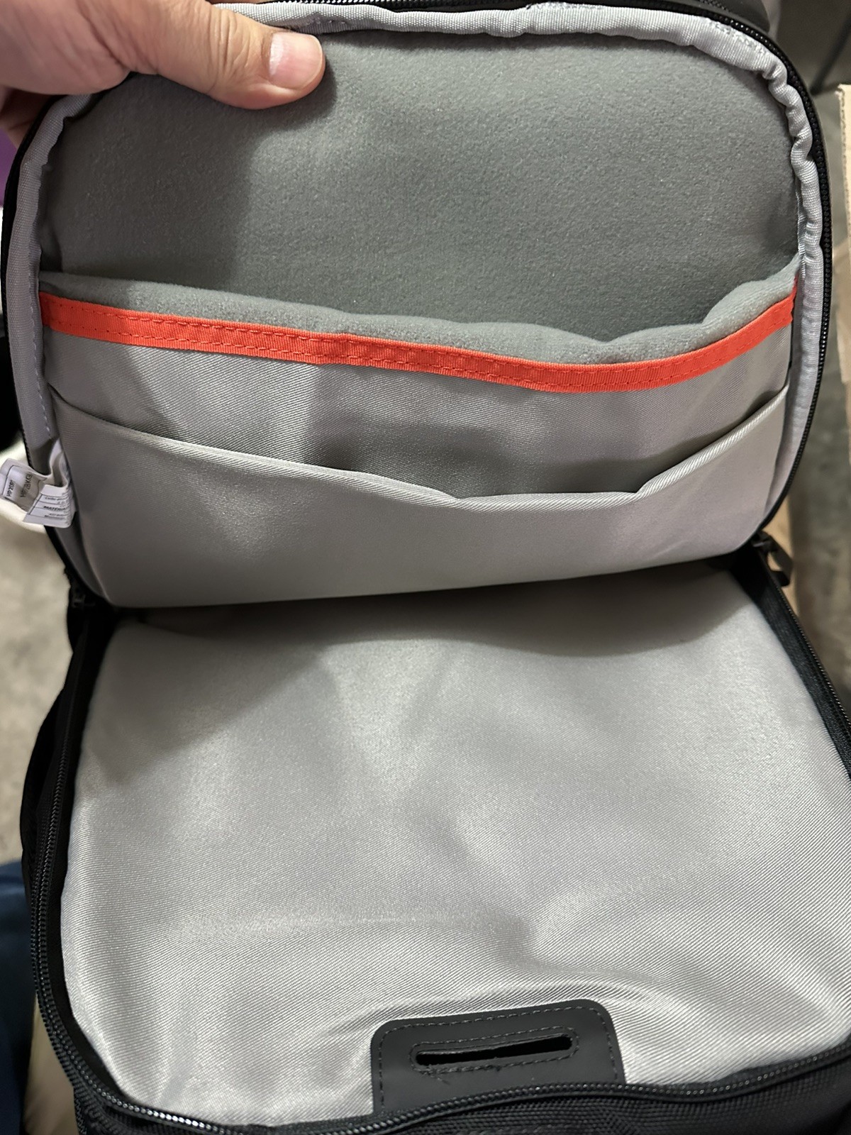 HyperPack Pro with Apple Find My 22L