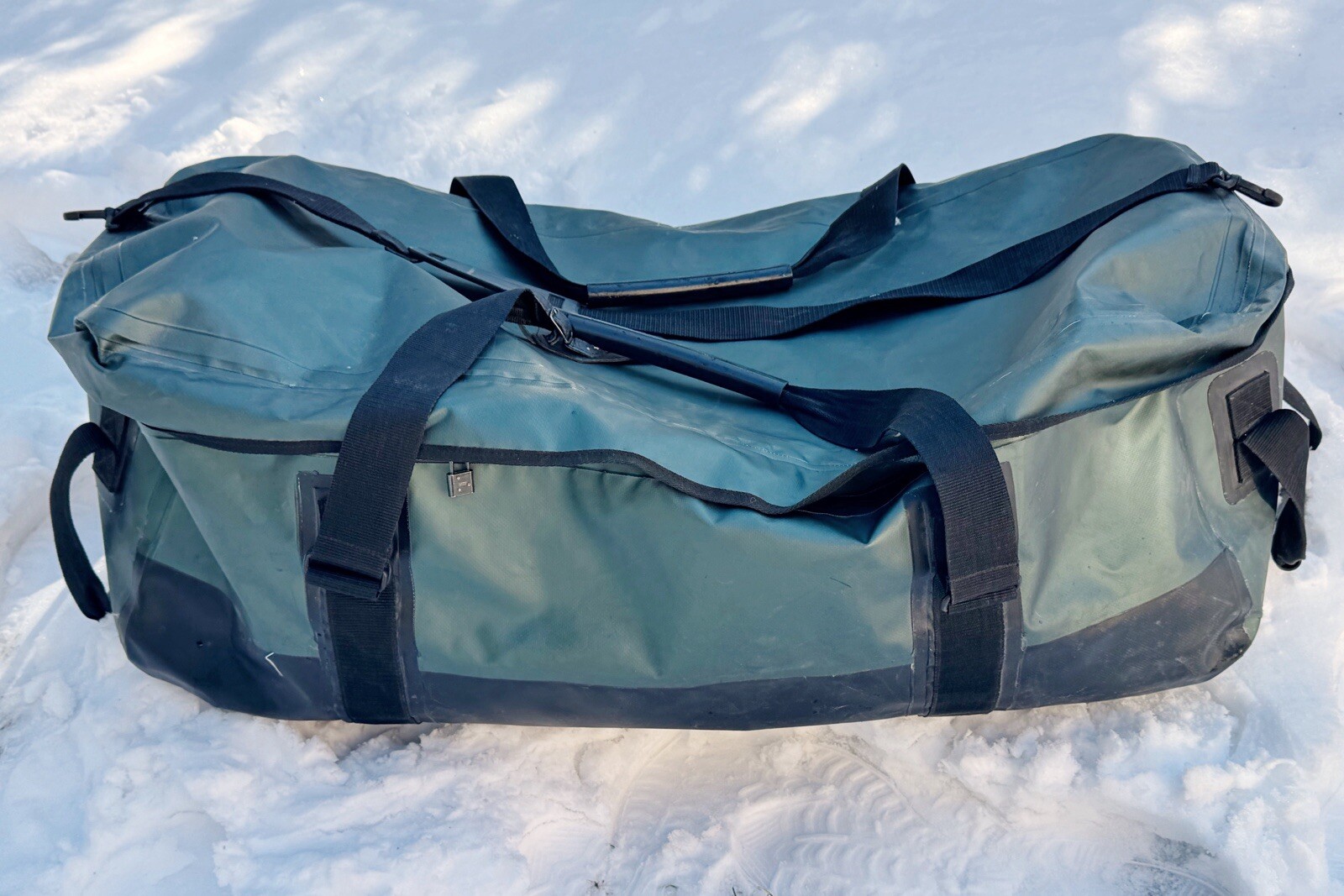 Cabela’s Weatherproof Extra Large Bag 36” X 14” X 12” Guide Hunting Adventure