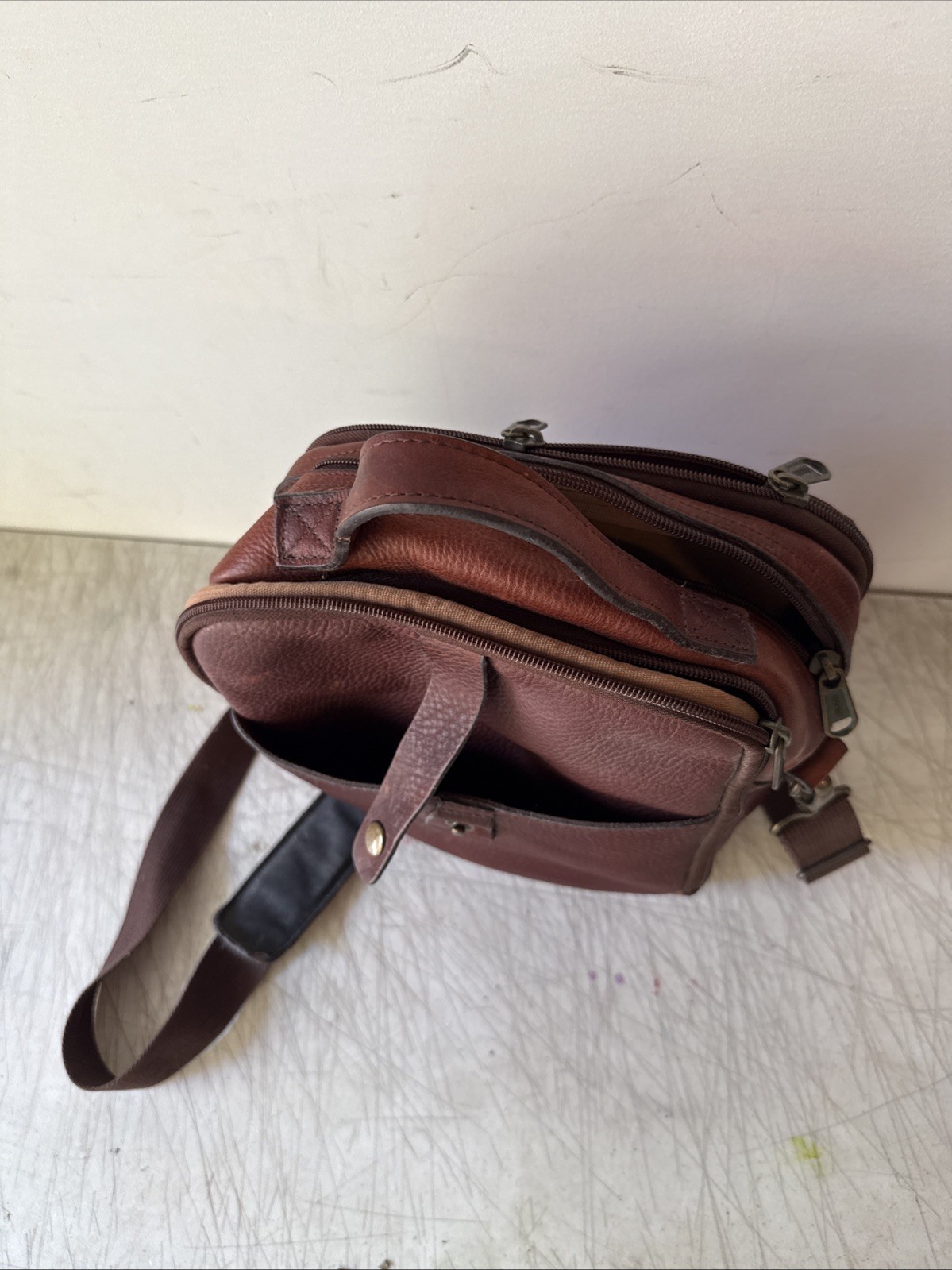 Duluth Trading Company Lifetime Leather Travel Bag Messenger Crossbody Brown
