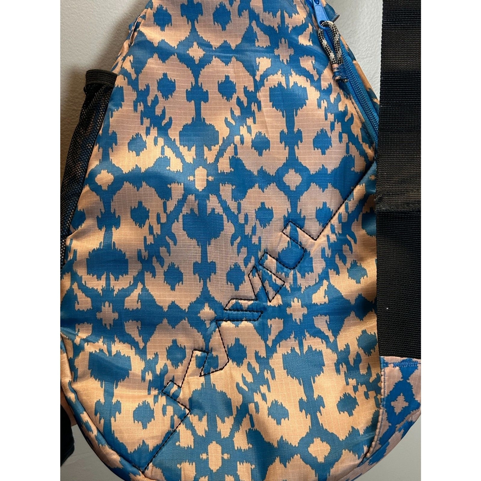 Kavu Men’s Blue Multicolor Rope Sling back Swim Canvas Shoulder Bag EUC