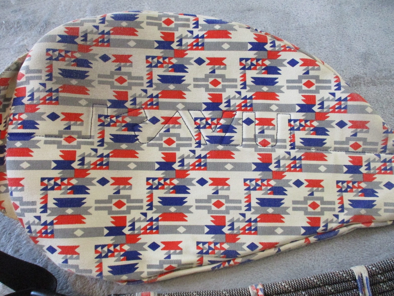 KAVU Rope Sling Pack Backpack White Blue Aztec Southwestern Cowboy Rodeo Western