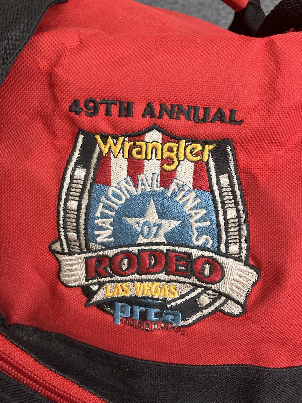 Justin Boots NFR PRCA Wrangler Rodeo Duffle Bag 2007 Large Red Cowboy Western
