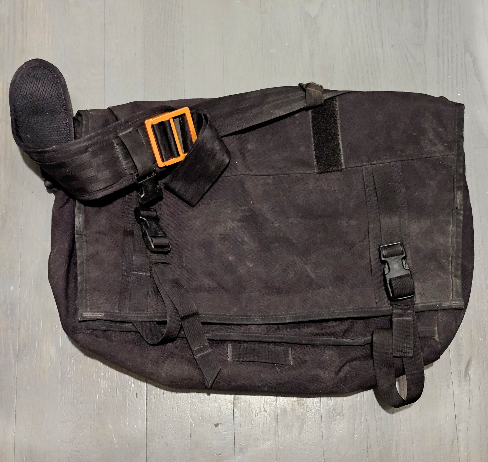 Mission Workshop SHED Black Messenger Large CARRY-ALL Commuter Waterproof Bag