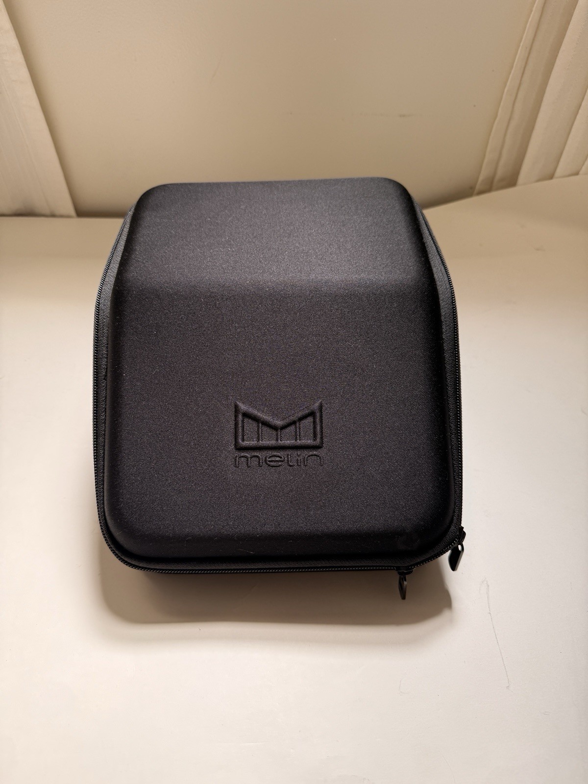 melin Black Solid Synthetic Travel Case for Men with Zipper Closure