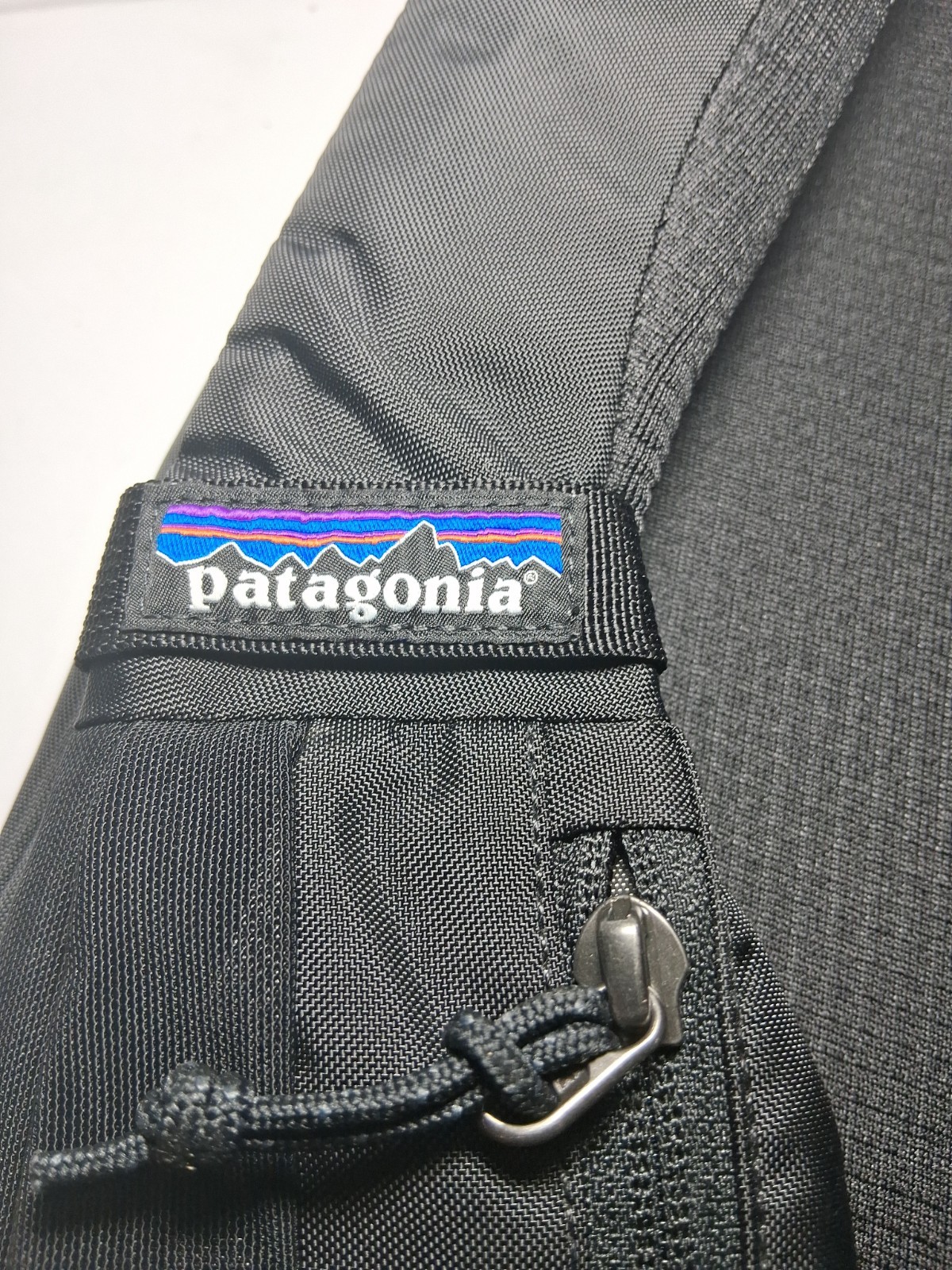 Patagonia Atom Sling 8L Bag Backpack – Lundbeck, Black.