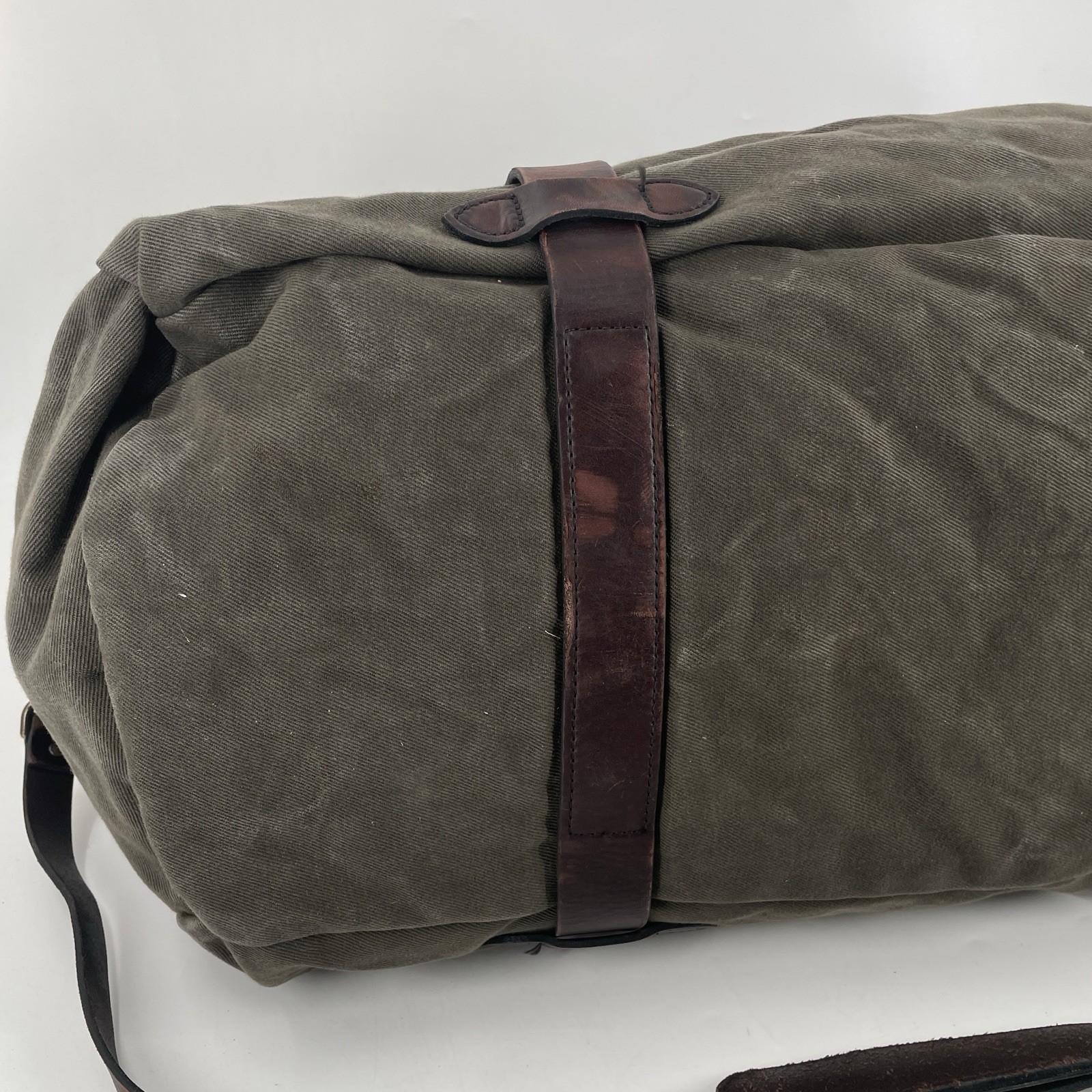 Filson Rugged Twill Duffle Bag in Otter Green – Old Size 25” – Bridle Leather