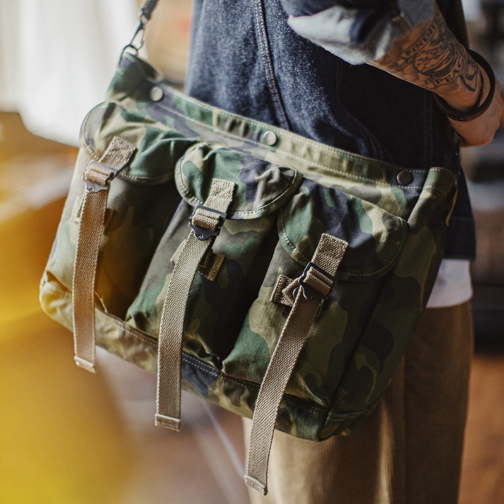 Retro Men Crossbody Bag Large Capacity Camouflage Training Messenger Bag Outdoor