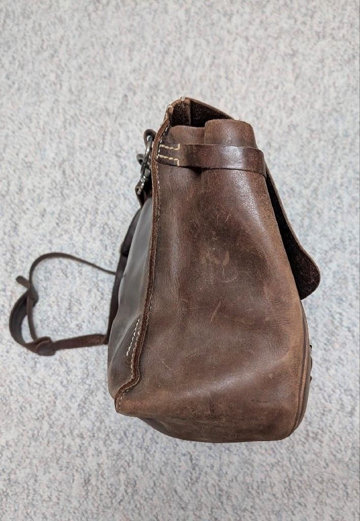 vintage J CREW messenger bag COWHIDE brown leather LAPTOP crossbody 16″ patina