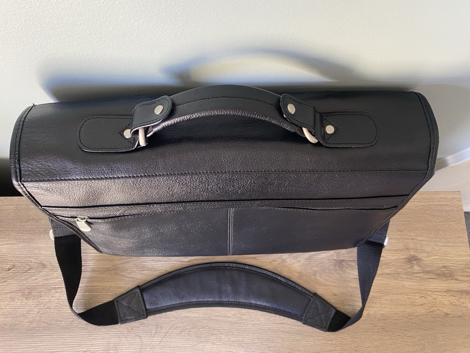 Wilson Black Leather Satchel Messenger Bag Laptop Computer Commute MINT