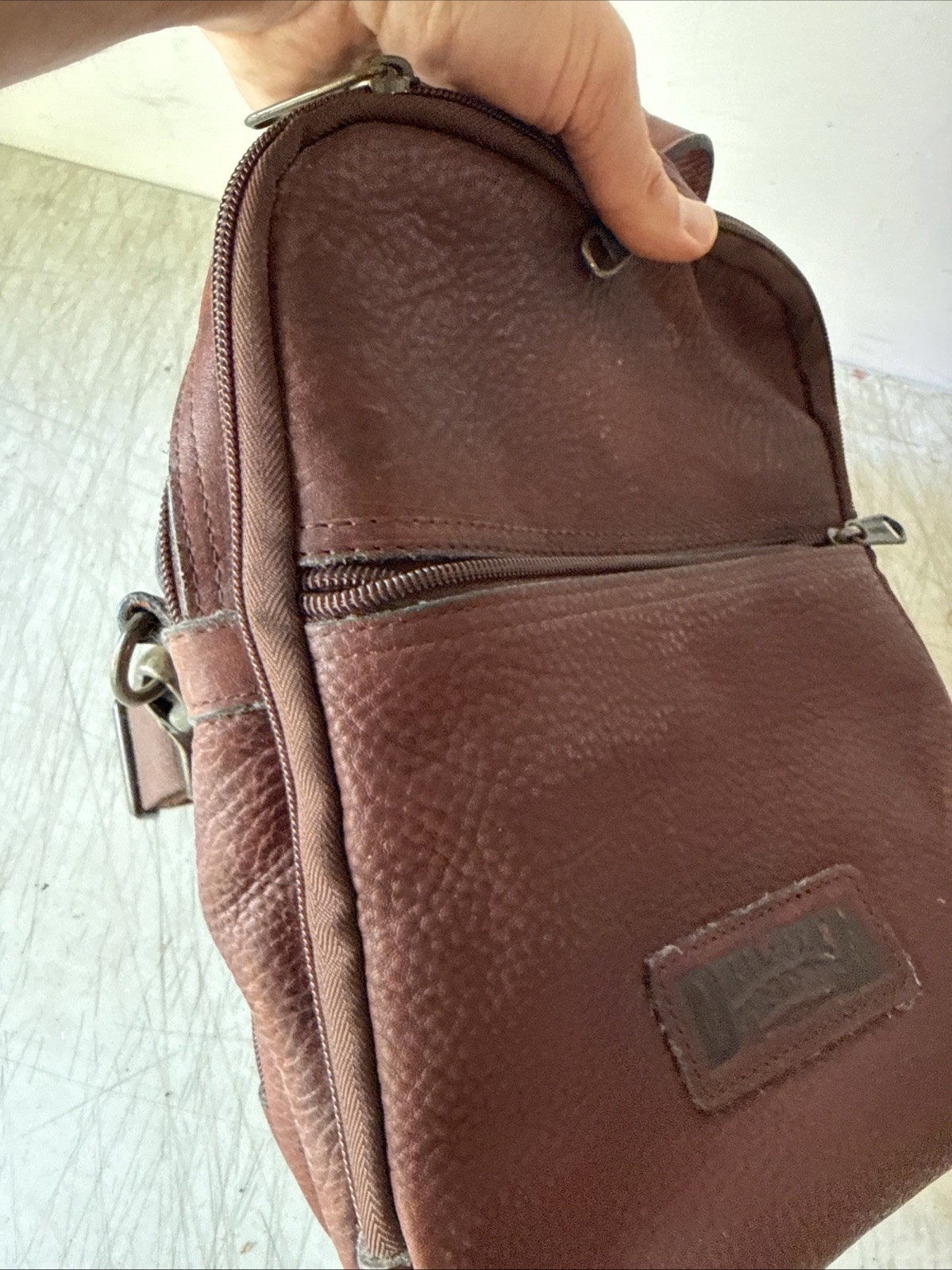 Duluth Trading Company Lifetime Leather Travel Bag Messenger Crossbody Brown