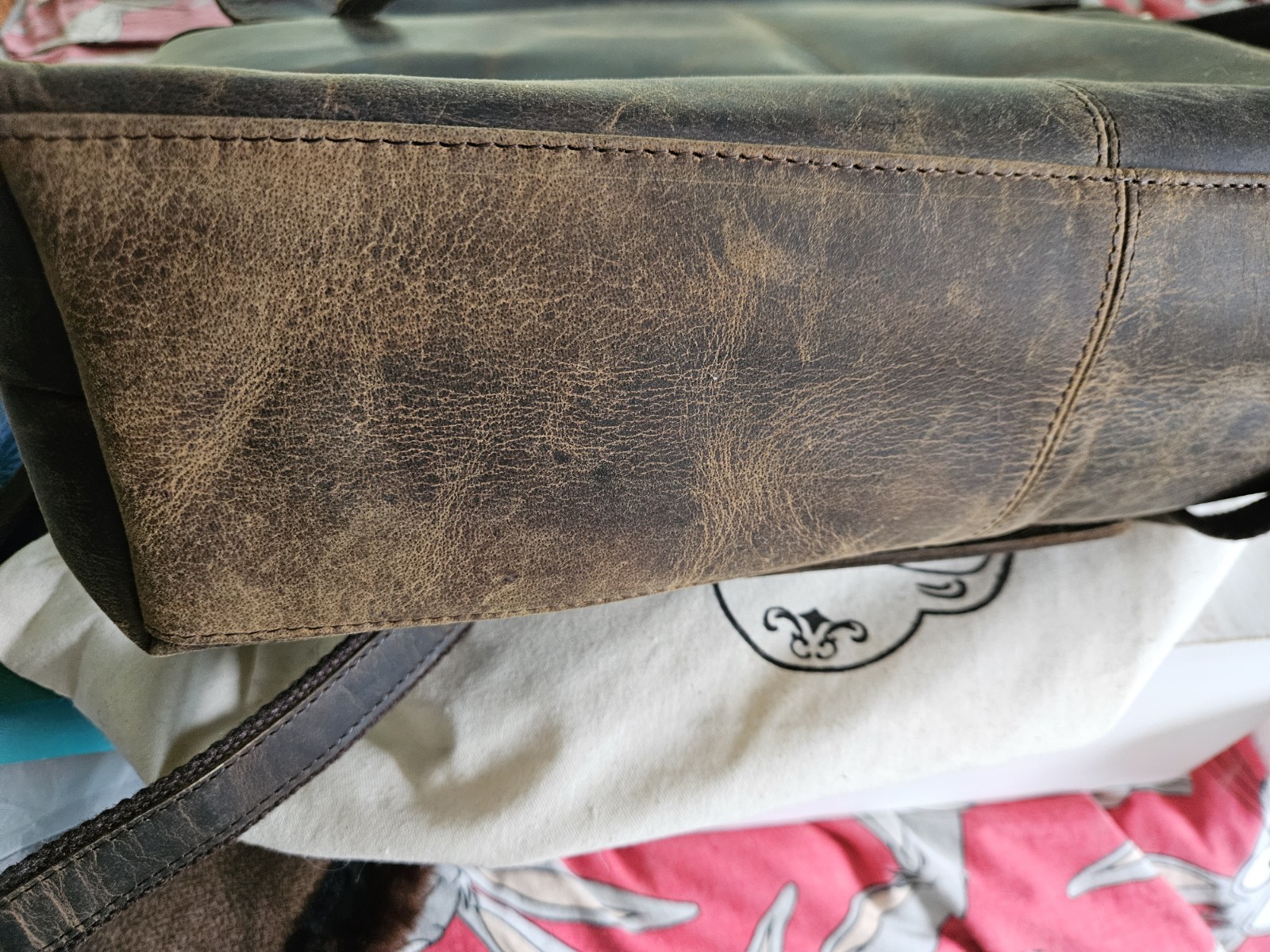New KomalC Brown Distressed Leather Briefcase Laptop Messenger Bag 19x14x5