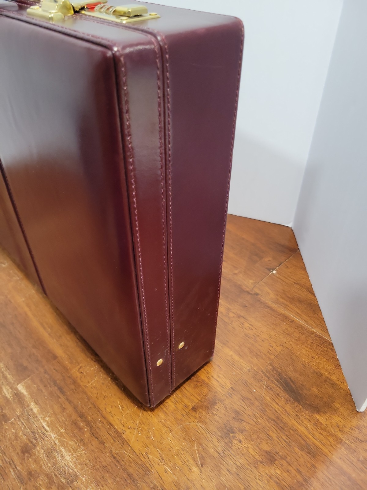 Vintage Stebco Burgundy Hard Leather Briefcase Front Change Combination Lock