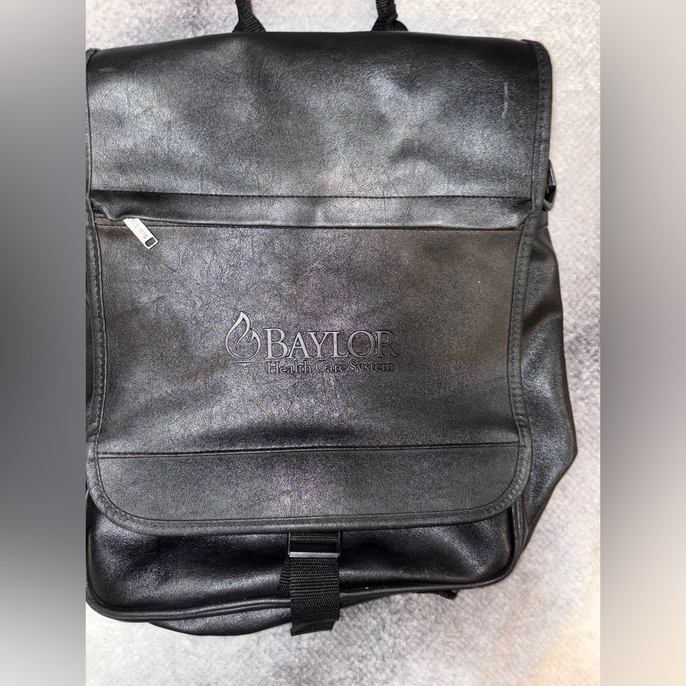 (B3) Leed’s Black Baylor Health Care System Messenger Unisex Men Backpack Bag