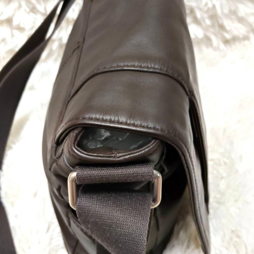 TUMI Leather Shoulder Bag Brown Messenger 28x24cm Fully Maintained
