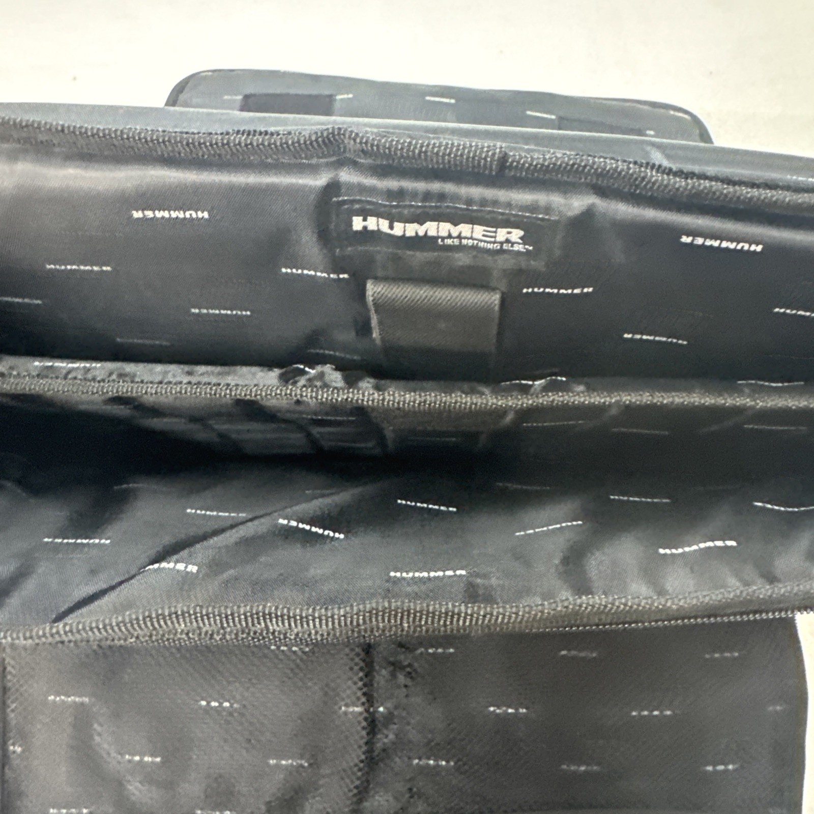 HUMMER MESSENGER LAPTOP COMPUTER SHOULDER BRIEFCASE BAG 17×14 clean