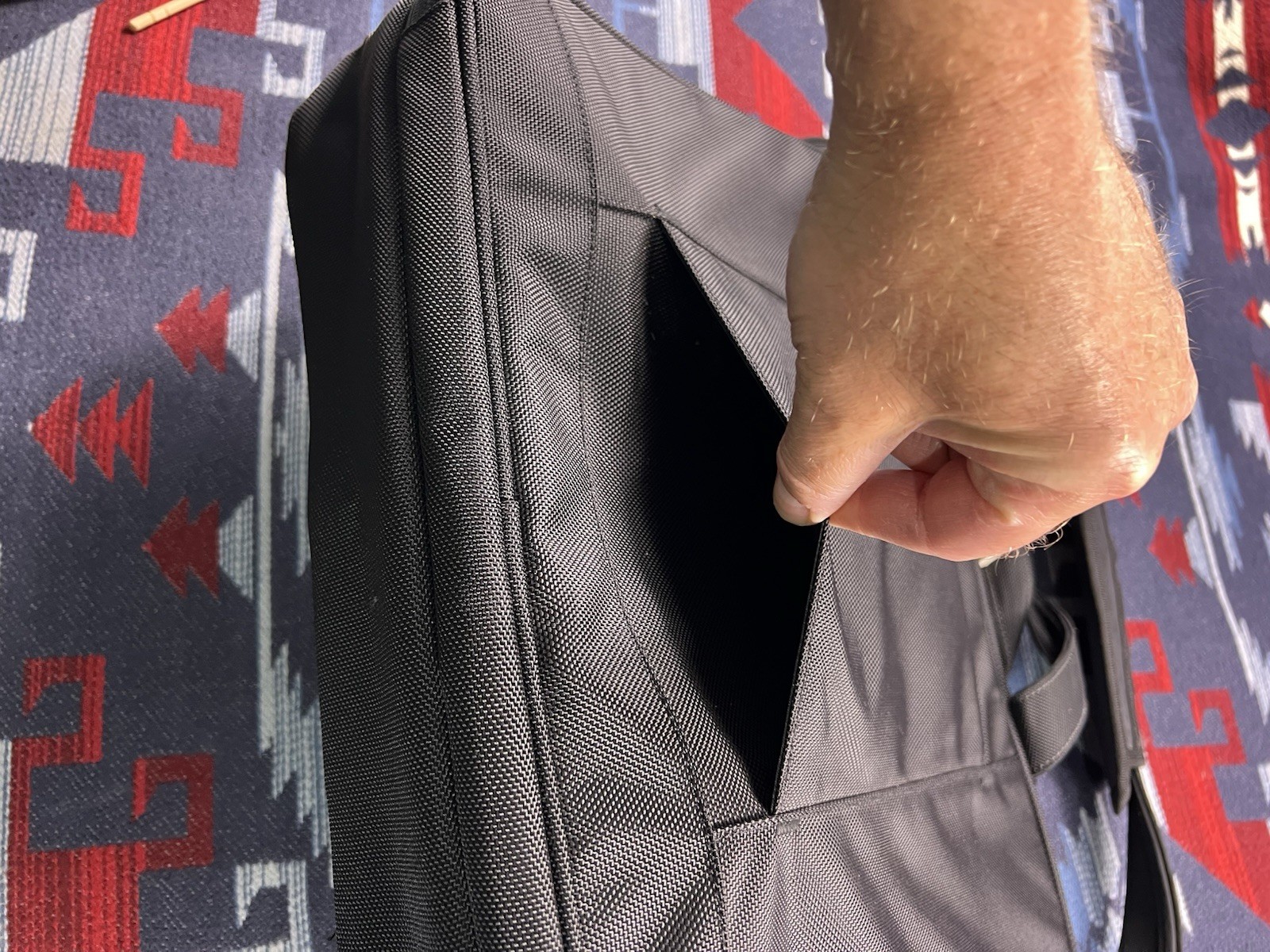 Pacsafe Messenger Anti Theft Briefcase Bag Laptop Travel Shoulder Strap Case