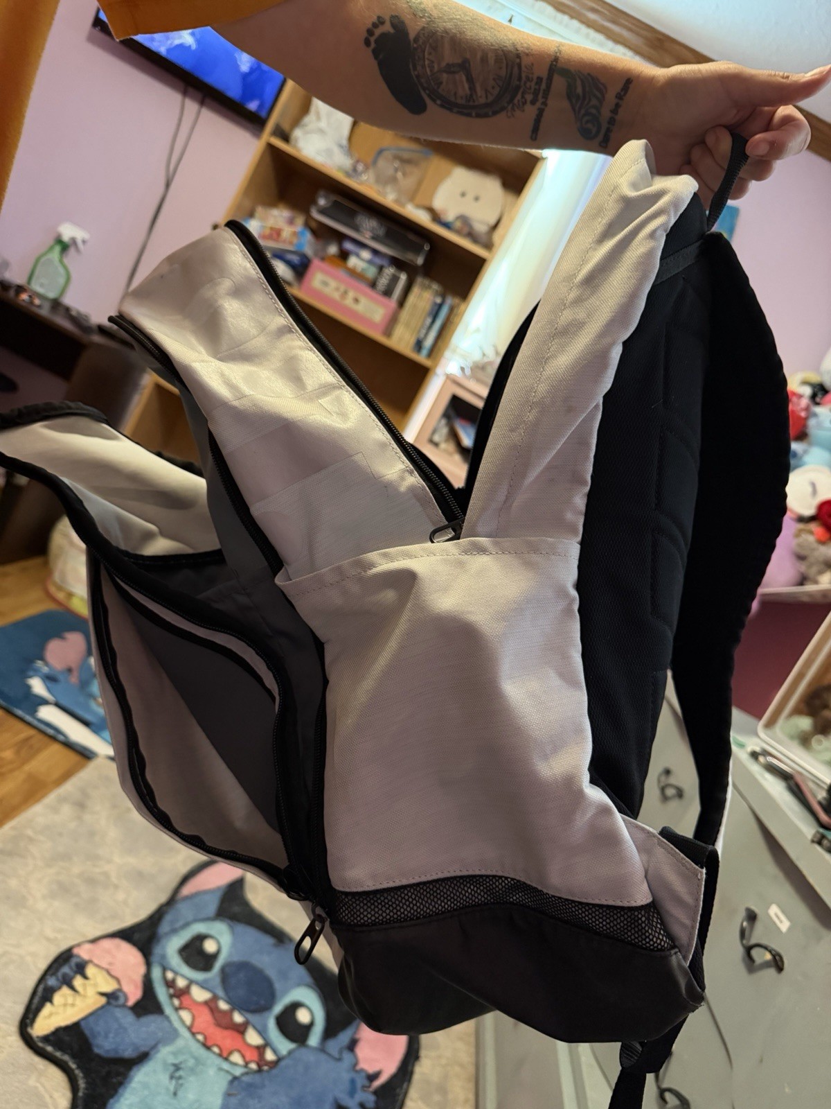 Nike Gray/Black Medium Backpack Zip Closure w/ Inner & Outer Pockets Travel
