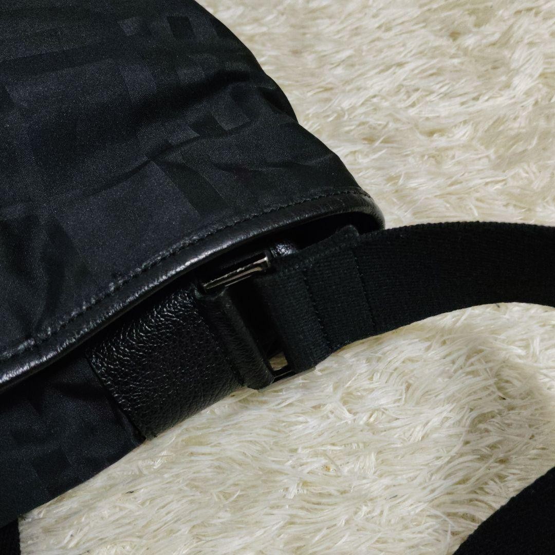 Burberry Black Label Shoulder Check Black From Japan