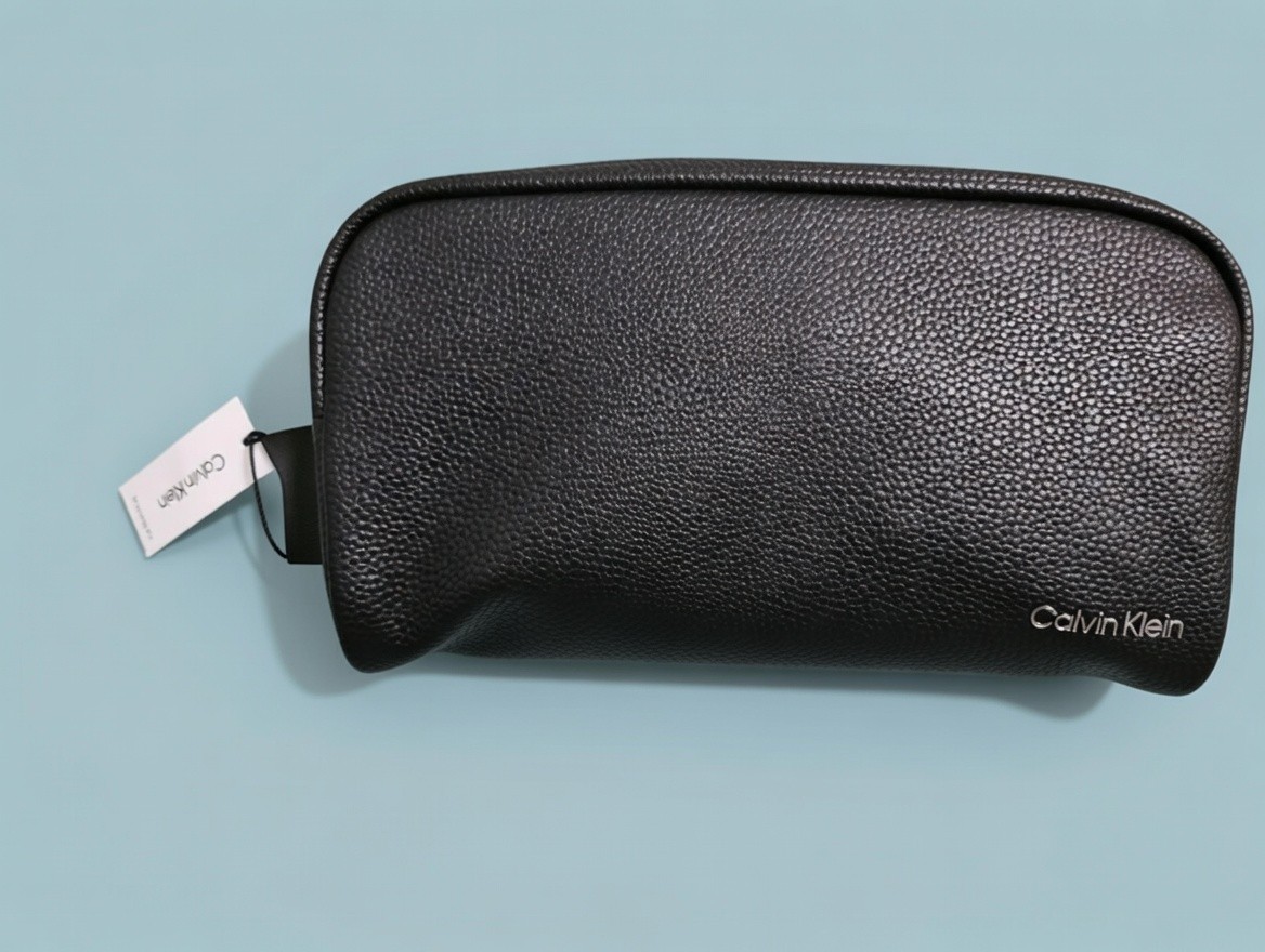 NWT Calvin Klein Black Pebbled Leather Shaving Kit Dopp Kit Toiletry/ Travel Bag