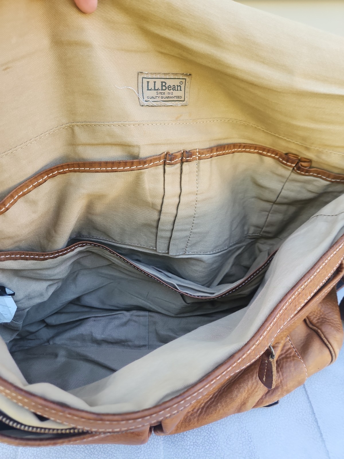 Vtg LL Bean Leather Laptop Messenger Briefcase Tan Bag Expandable Distressed