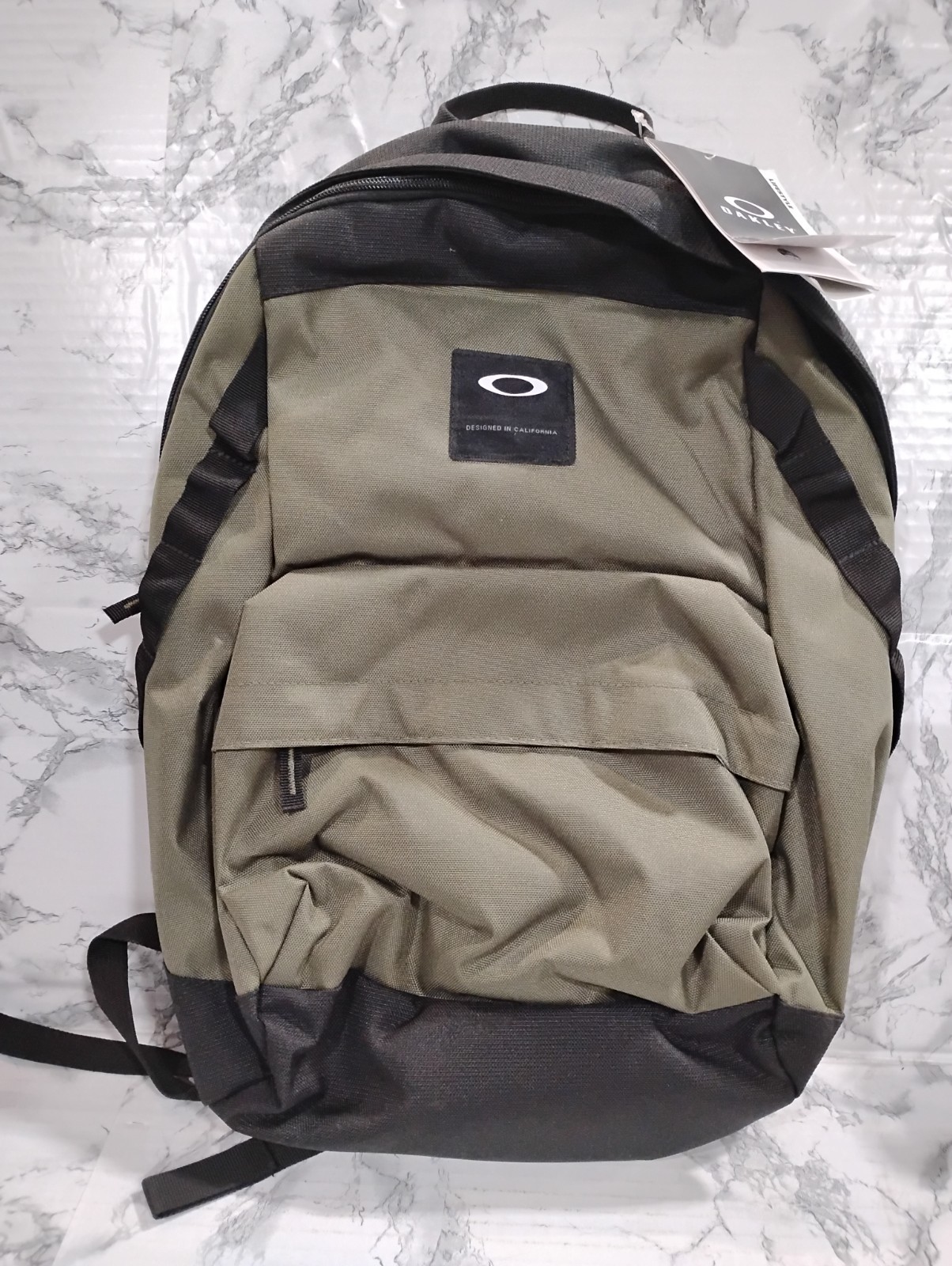 Oakley Men’s Holbrook 20l Backpack (Dark Brush).