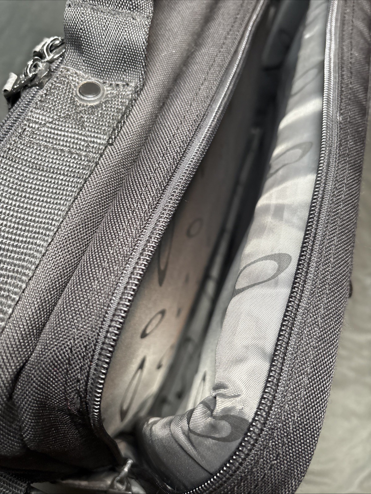 Oakley Tactical Field Gear Messenger Laptop AP Computer Shoulder Bag Black