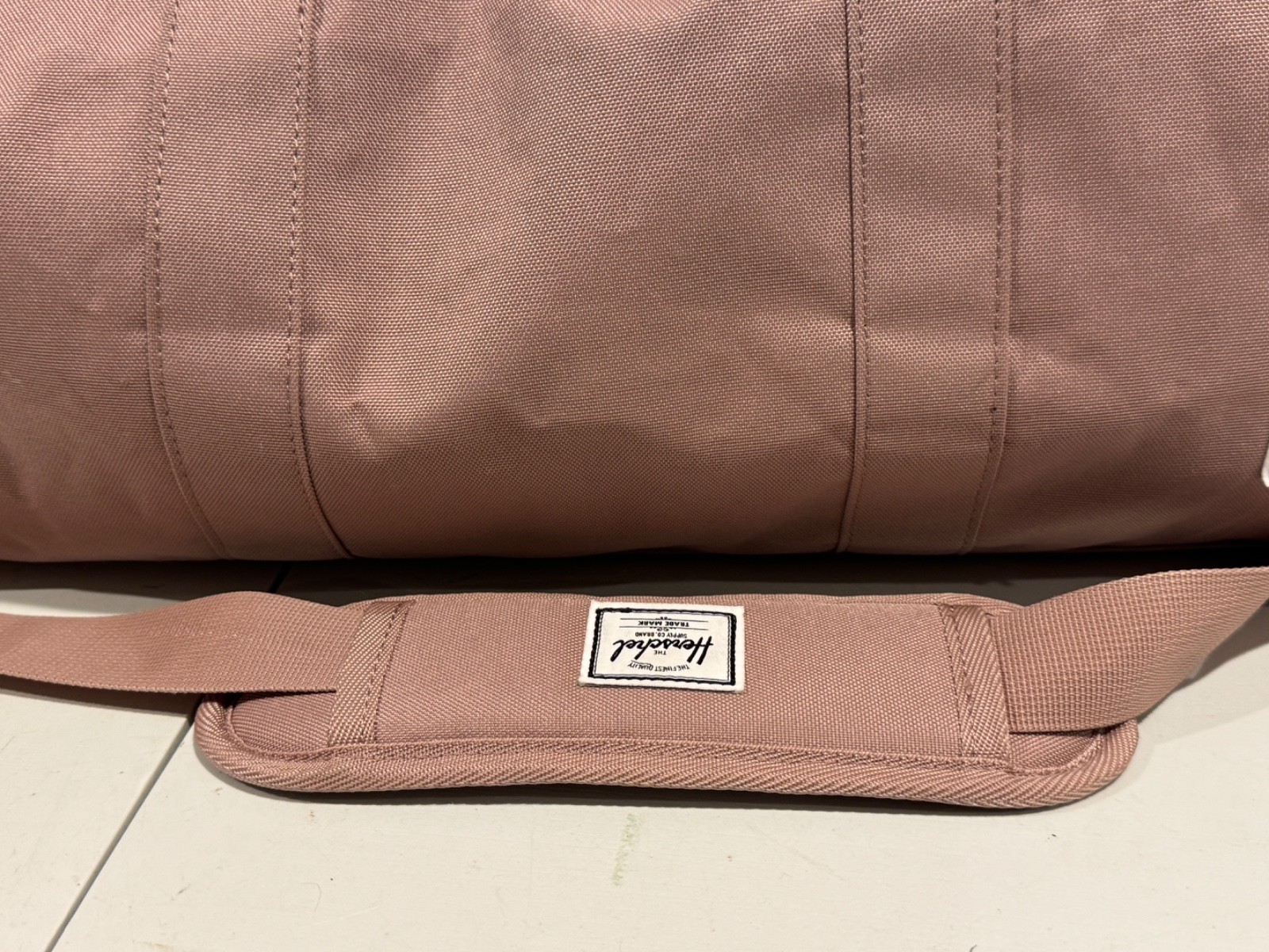 Herschel Supply Novel Duffle Bag Ash Rose / Pink Travel Bag 11.75 x 20.5 x 10
