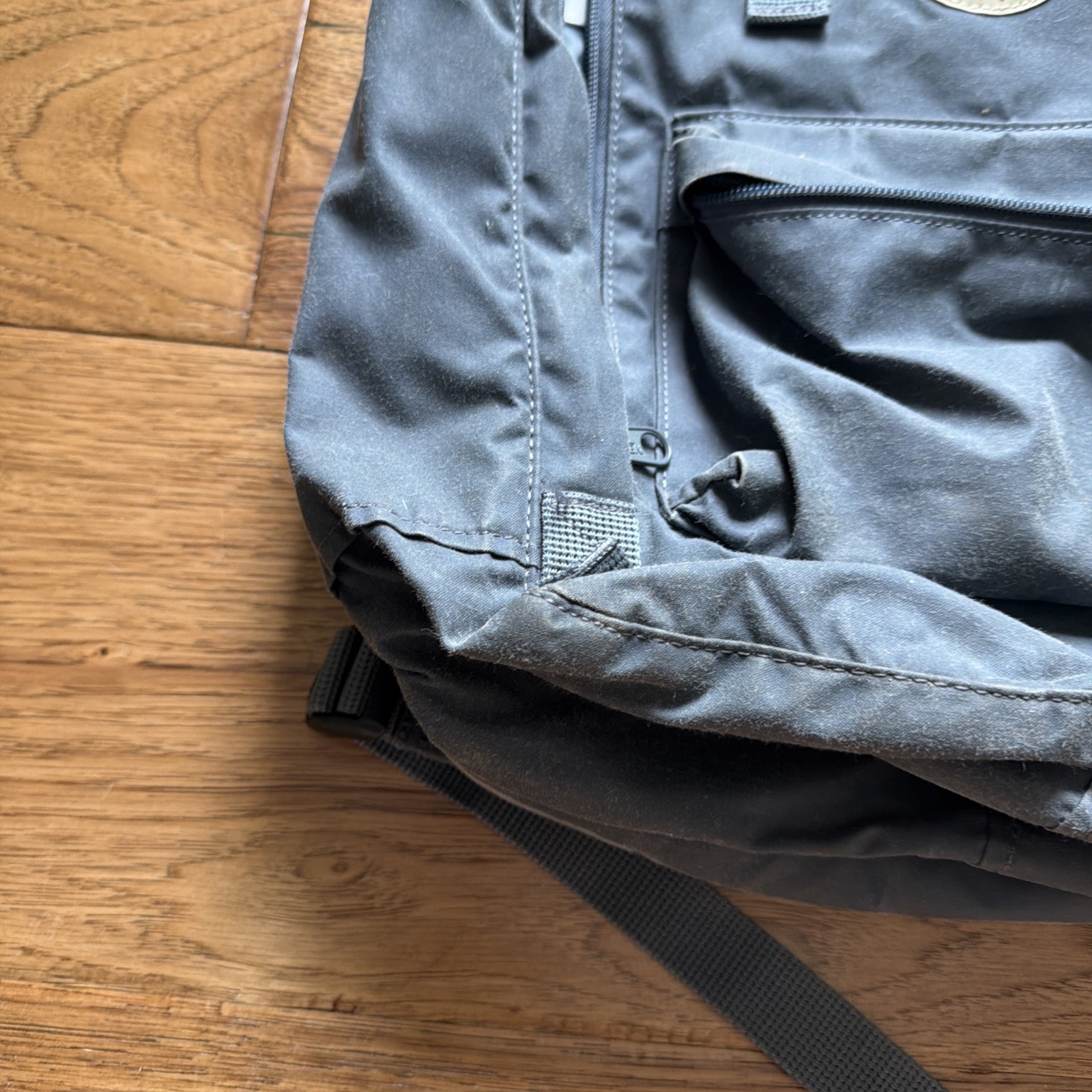 Fjallraven Kanken Classic Backpack 23510 Sweden Canvas 16L – Graphite Gray