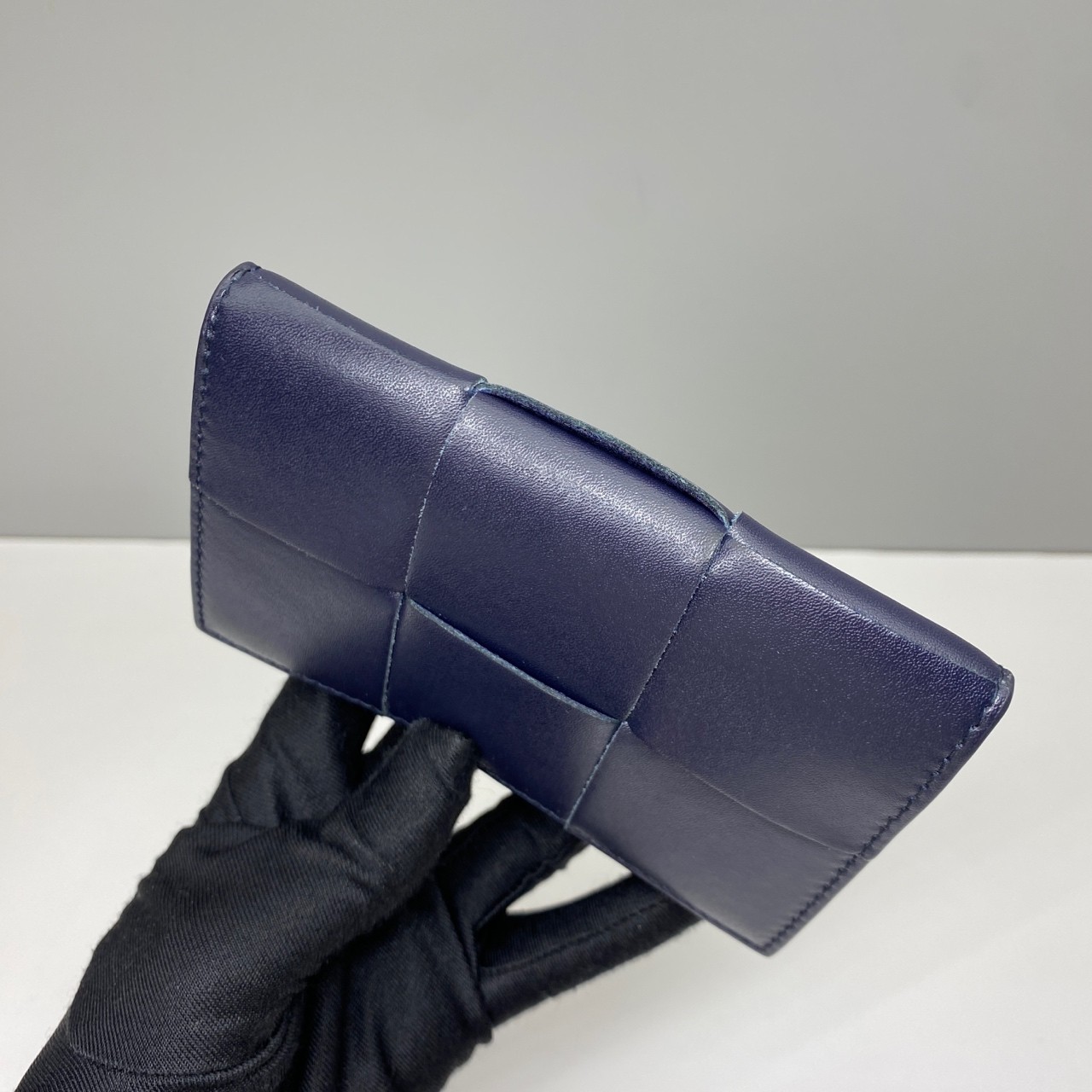 Bottega Veneta Pre-Owned Authentic CASSETTE Card Holder Blue Leather 7.5x12x2cm