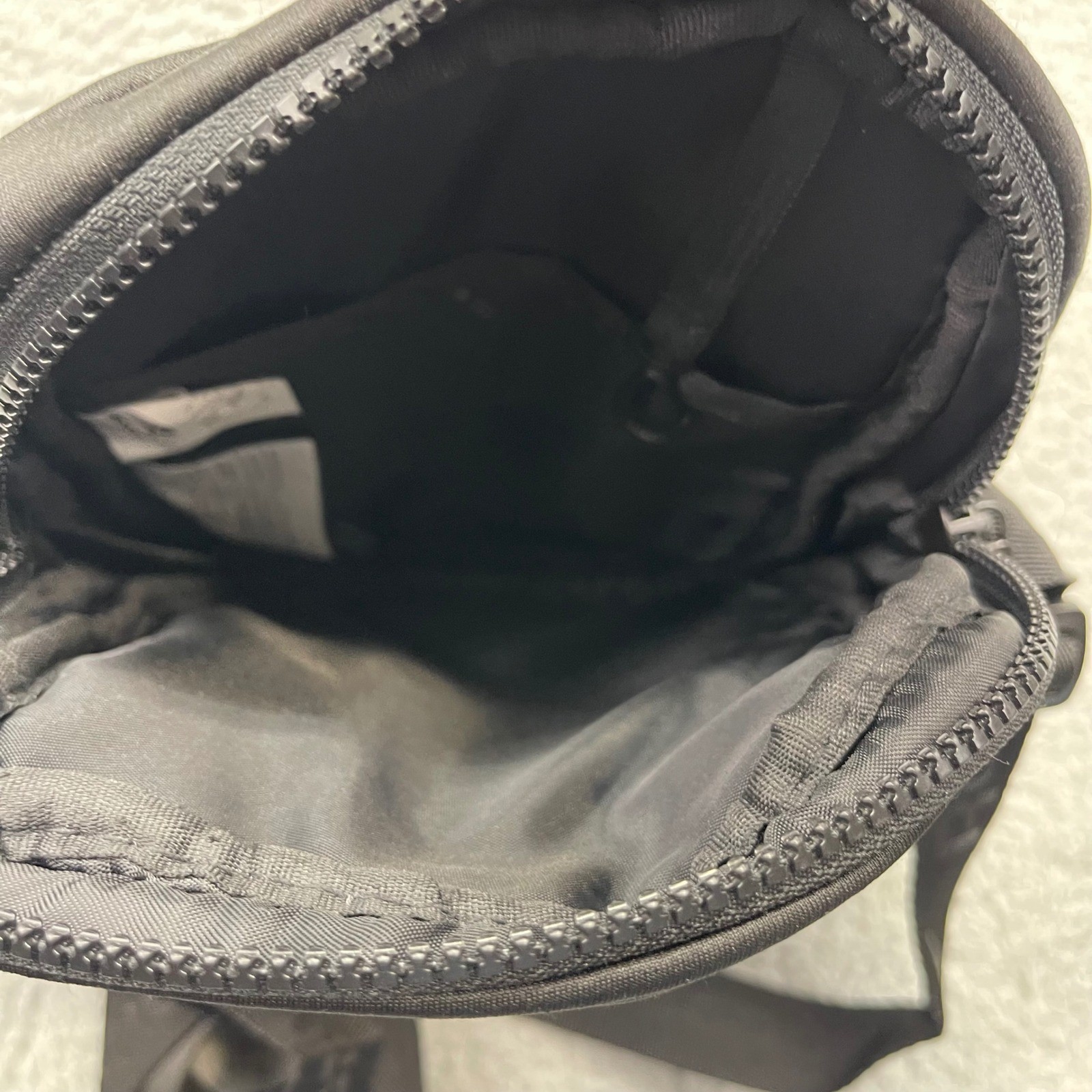 Reebok RWS2C2087TJ Black Crossbody Adjustable Strap Logo 043516 Travel Side Bag