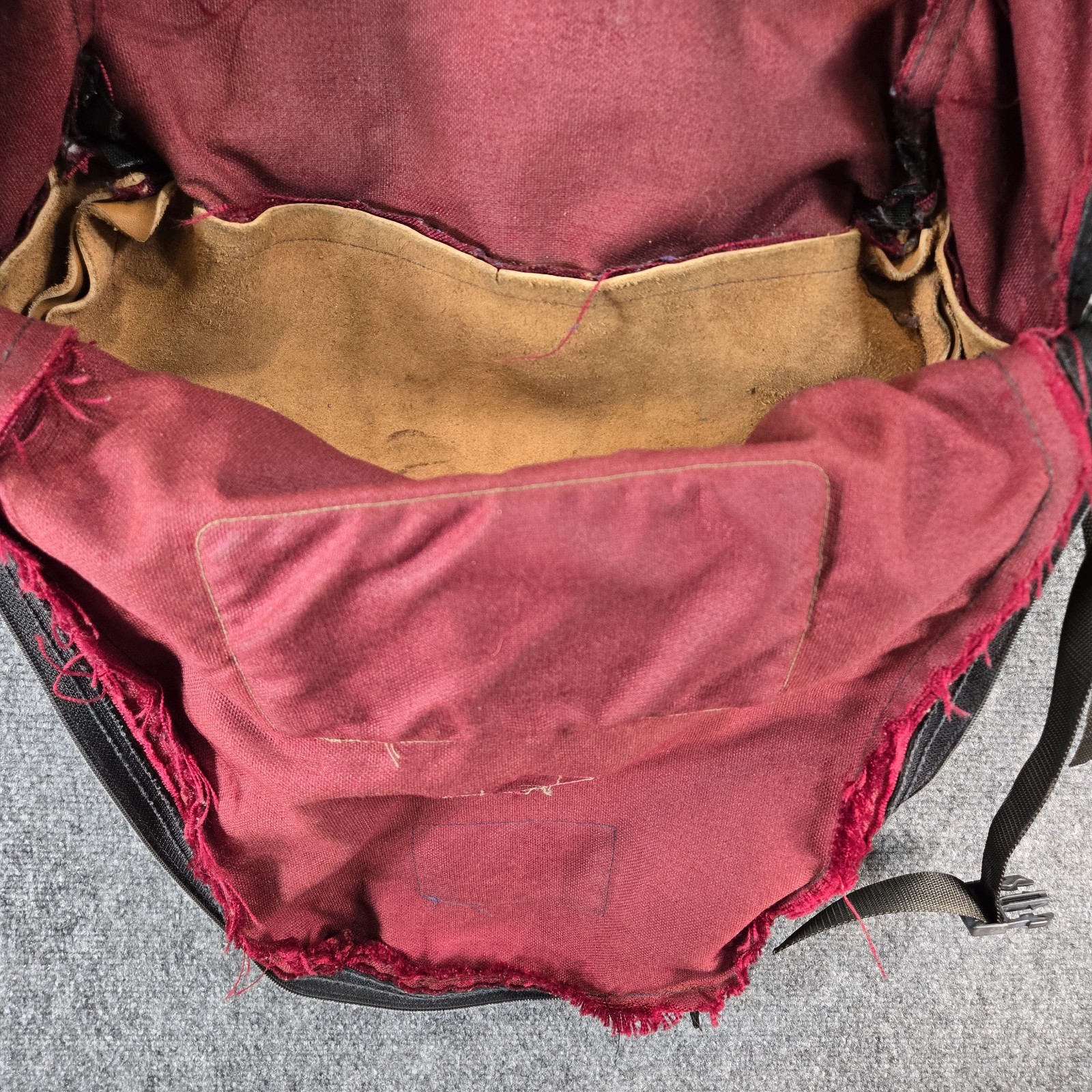 Vtg 90s JanSport Leather Bottom Backpack Hiking Pack Gorpcore Made in USA Maroon