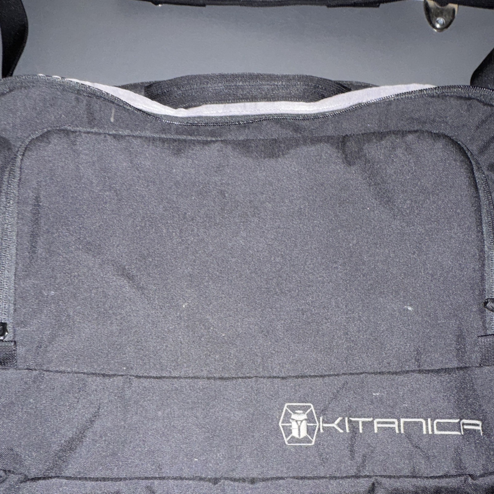 Kitanica Attaché Black MessengerBag Zip & Buckle Closure Padded Adjustable