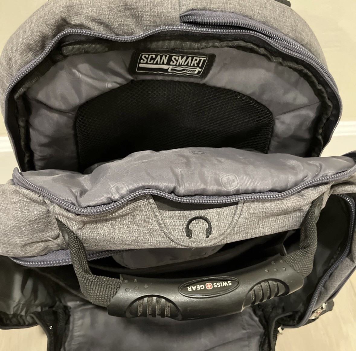 Swiss Gear 1900 Scansmart TSA 17-Inch Laptop Backpack, Grey Heather, Airflow